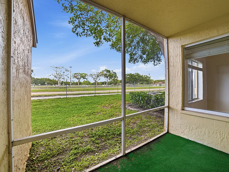 1041 Coral Club Dr #1041 — Photo 20