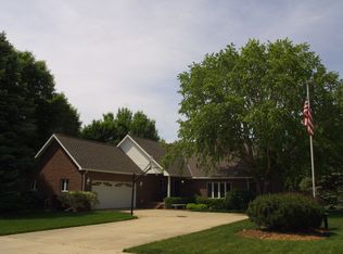 1305 Carol Ct, Cedar Falls, IA 50613