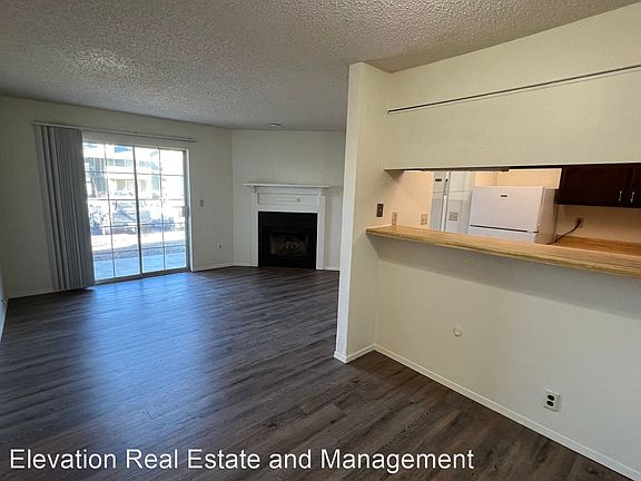 3rd image of 2311 W Persimmon St APT 8