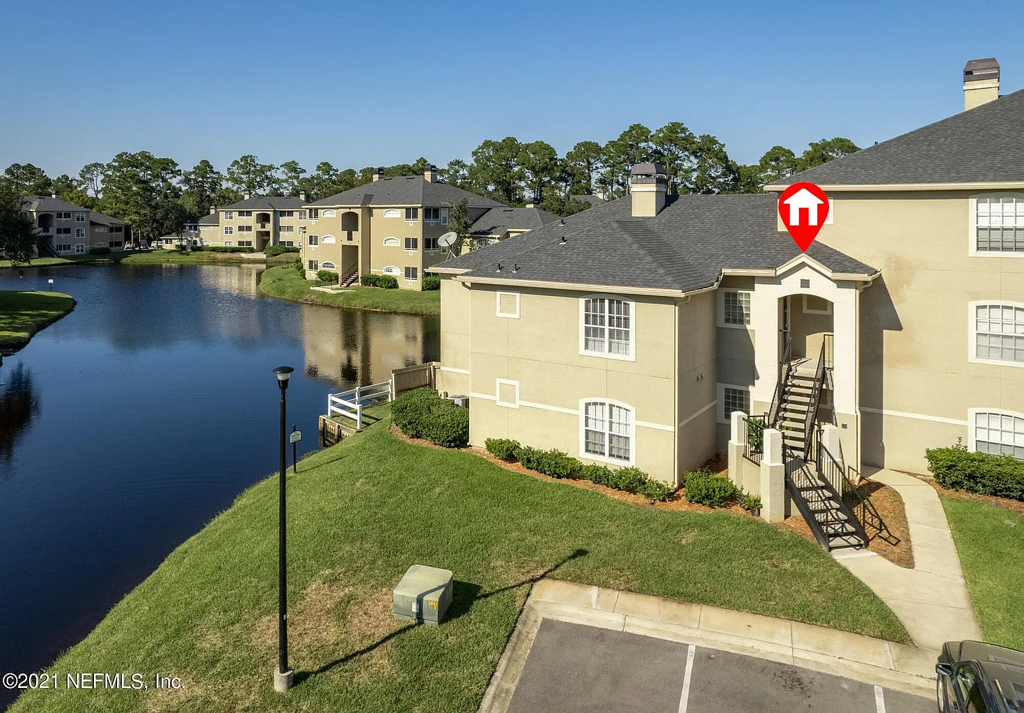 3 bed, 1413 sqft, $2,300 — Photo 1