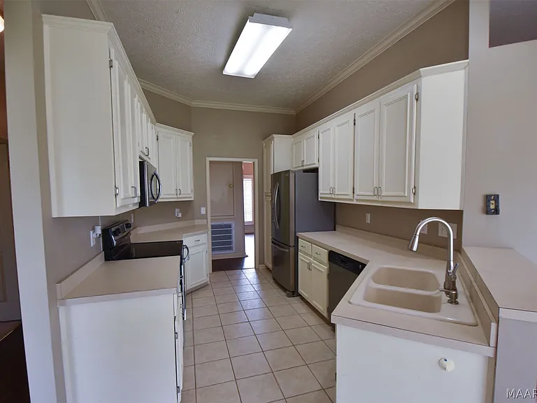 1691 Rambling Brook Ln — Photo 14