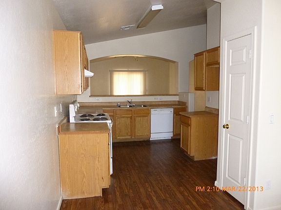 3rd image of 3253 W Huntington Dr