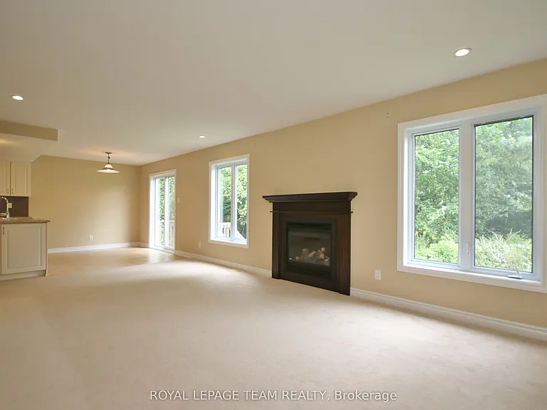 593 Clearbrook Dr — Photo 10
