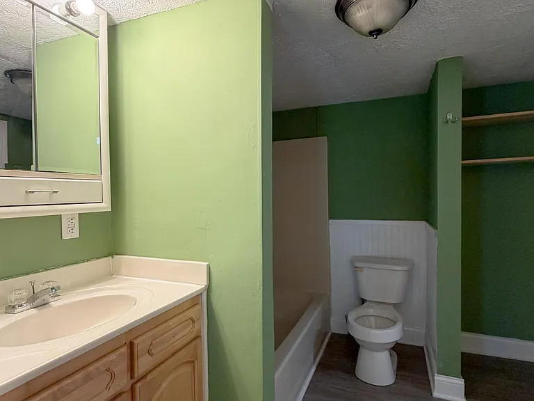 180 N Martin Ln — Photo 7