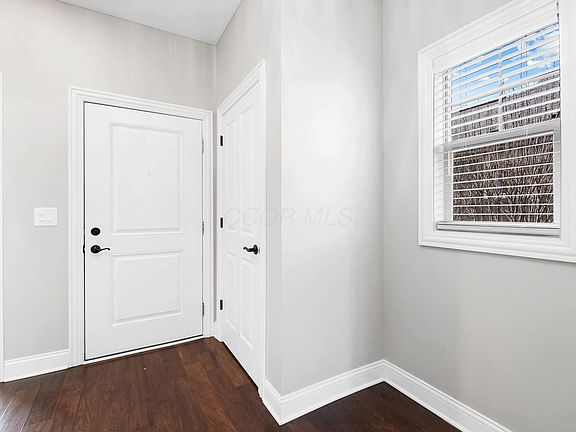 3rd image of 10346 Spicebrush Dr
