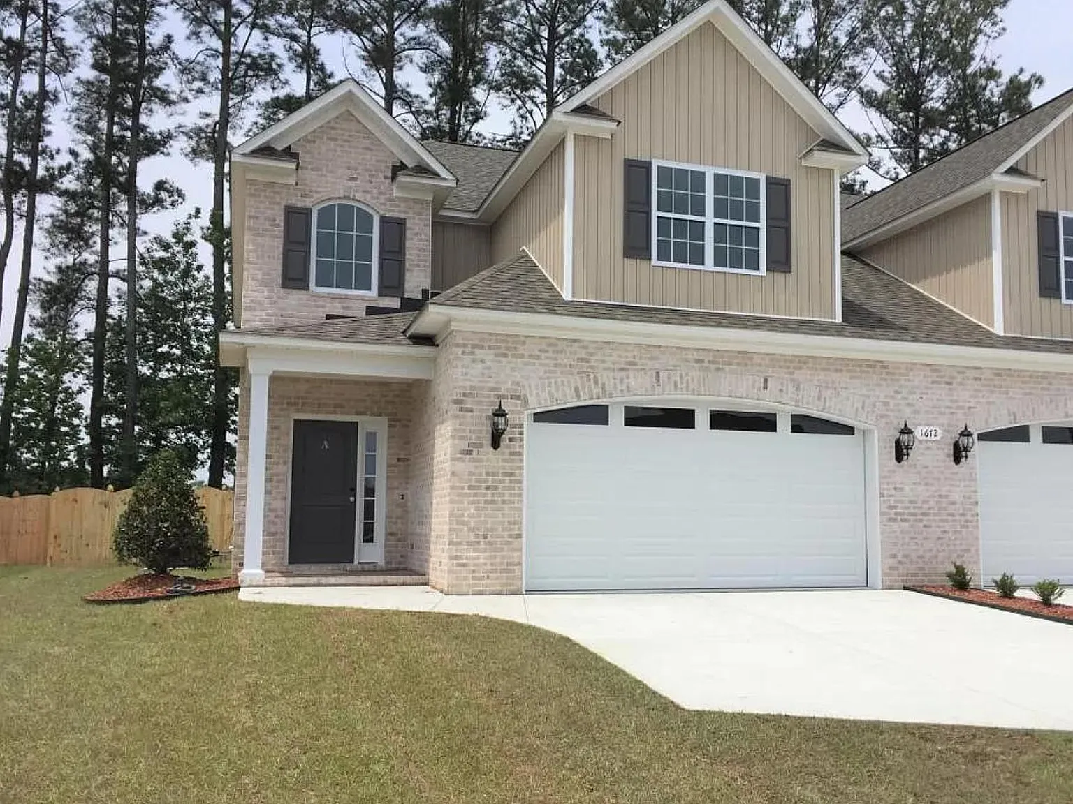 1672 Cambria Dr — Photo 2
