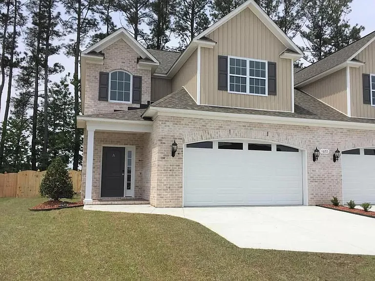 1672 Cambria Dr #A — Photo 2