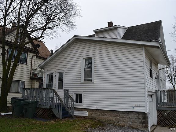 4th image of 4670 Broadway St