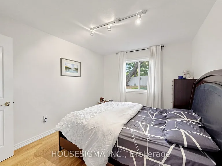 69 Holyrood Ave — Photo 30