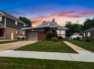 10029 S Central Park Ave, Evergreen Park, IL 60805