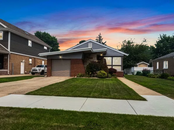 10029 S Central Park Ave, Evergreen Park, IL 60805