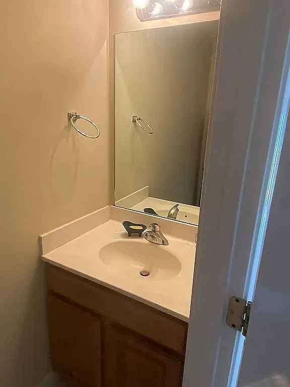 2 bed, 1280 sqft, $1,500 — Photo 3