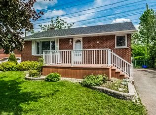 1301 Woodside Dr #A, Ottawa, ON K2C2H1