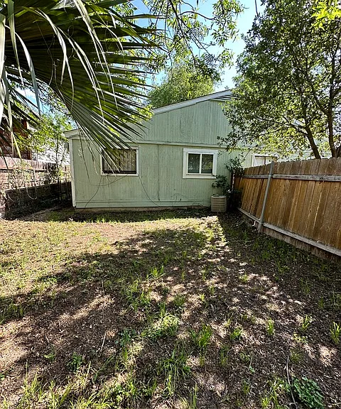325 E French Pl — Photo 3