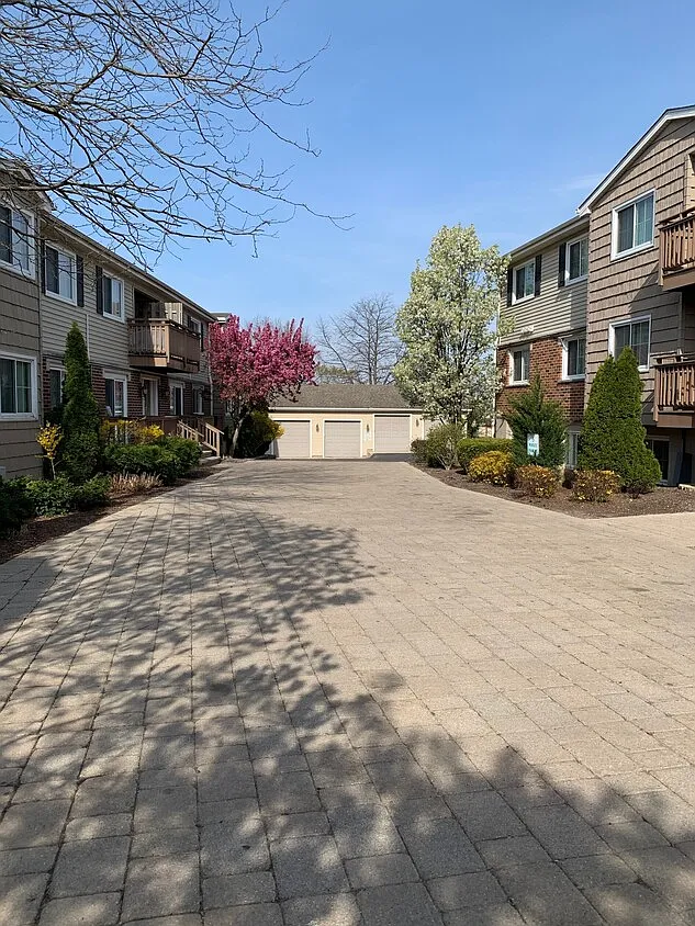 2 bed, 1200 sqft, $1,750 — Photo 3