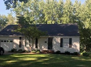 5024 W 72nd St, Prairie Village, KS 66208