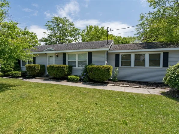 611 W Grove St, Dexter, NY 13634