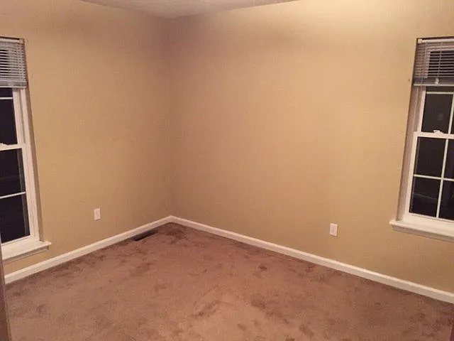 210 Suffolk Dr — Photo 2