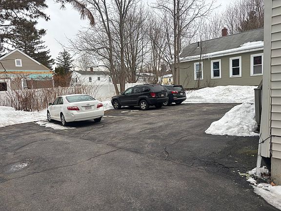 5th image of 19 Summerhill Ave #D