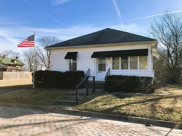 304 N Parker St, Oakland, IL 61943