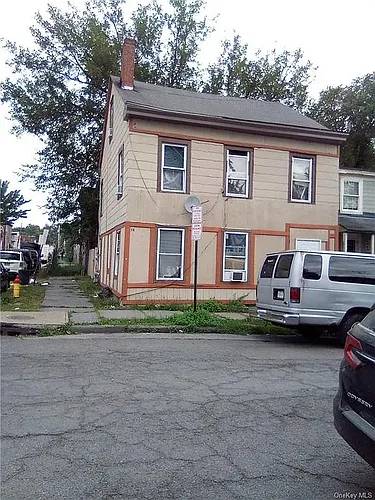 56 Van Ness St Photo 1