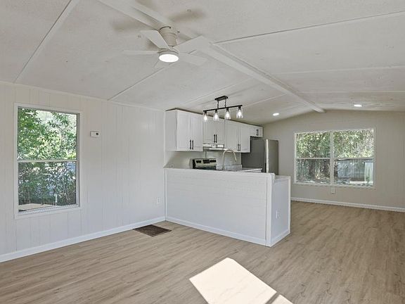 3rd image of 50 Sangster Rd