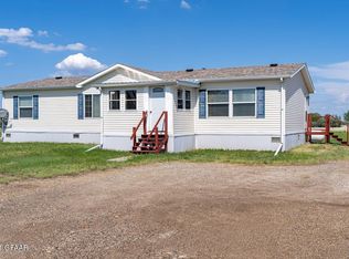 8220 N 69th St, Grand Forks, ND 58203
