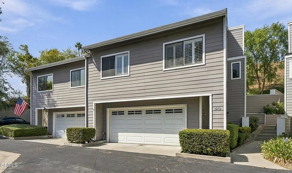 3 bed, 2.5 bath, 1474 sqft, $3,400 — Photo 2