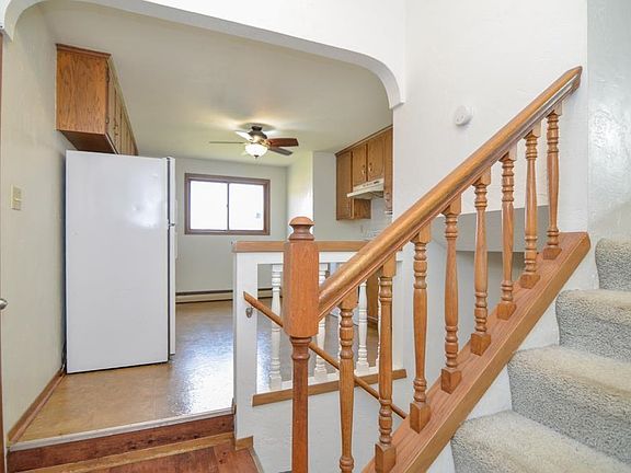 4th image of 1666 Victoria Ct