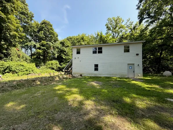 6538 Cleveland Rd, Ravenna, OH 44266