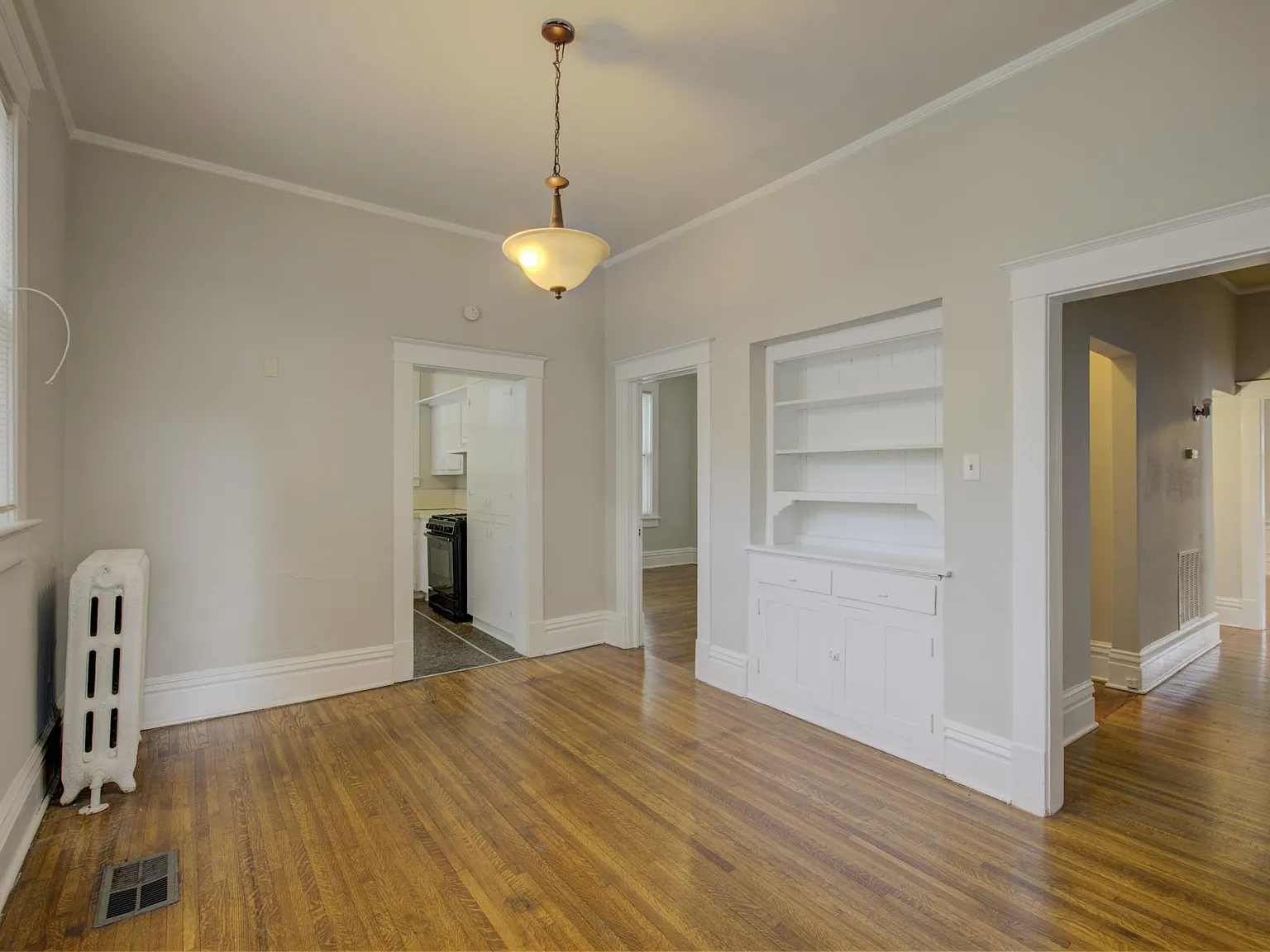 19 S Evergreen St — Photo 4