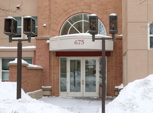 675 1st St N #103, Minneapolis, MN 55401