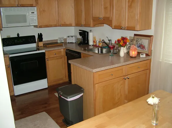 2634 Glengyle Dr, Vienna, VA 22181