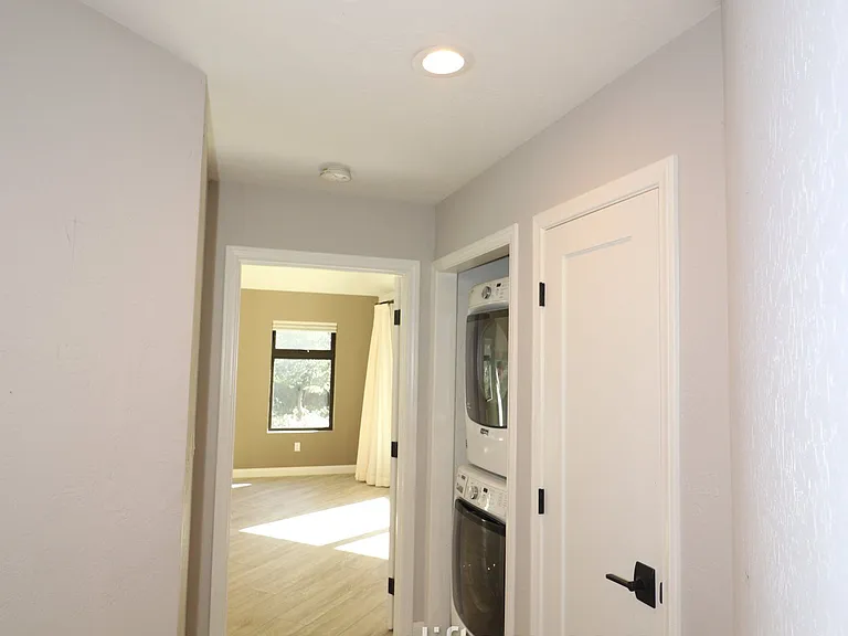 4721 Meadowridge Rd — Photo 4