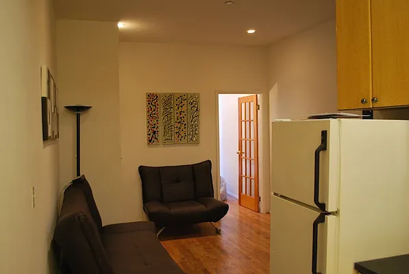 Rented by KVNY Soho | media 28