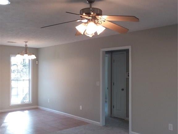 5th image of 10 Palomino Dr