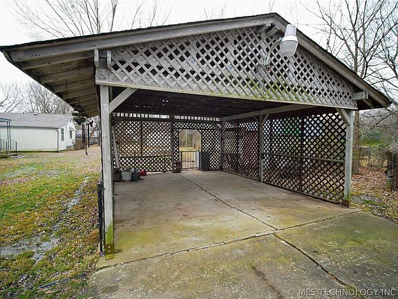 4th image of 1155 S Reavis Rd