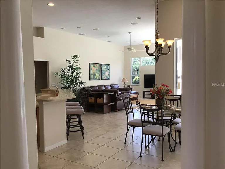 1292 W Hillsborough Blvd — Photo 5