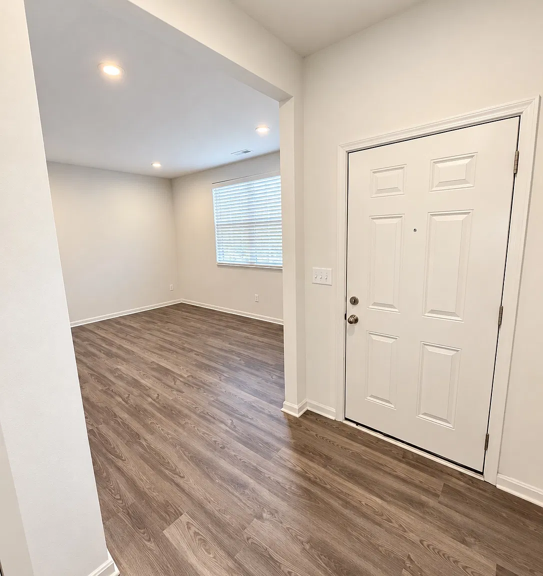 4 bed, 2.5 bath, 3020 sqft, $2,800 — Photo 3