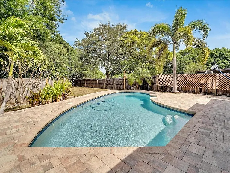 1523 Kestrel Way — Photo 1