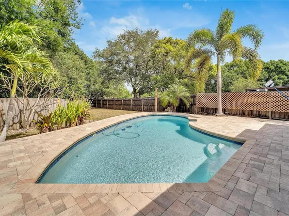 1523 Kestrel Way, Brandon, FL 33511