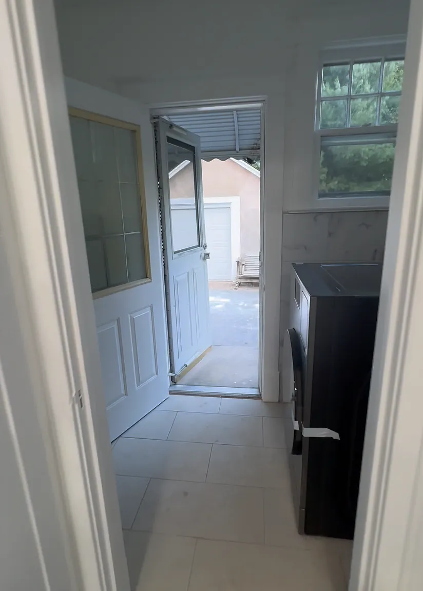 2 bed, 800 sqft, $4,000 — Photo 2
