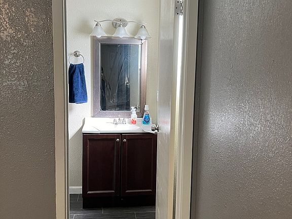 4th image of 5819 WOODGREEN