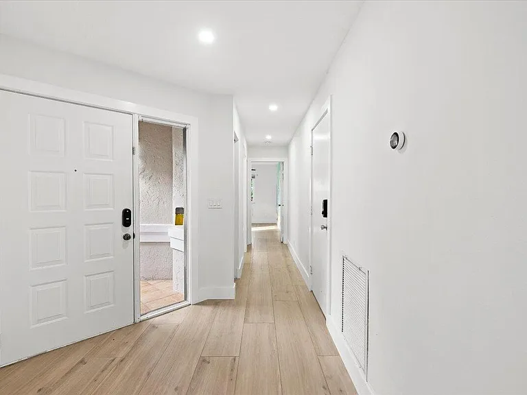 10352 Mateo Ct — Photo 6