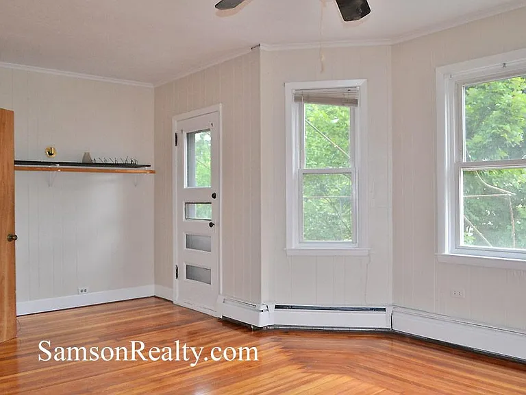 131 Benevolent St — Photo 13