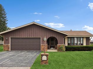 3374 W Kimberly Ave, Greenfield, WI 53221