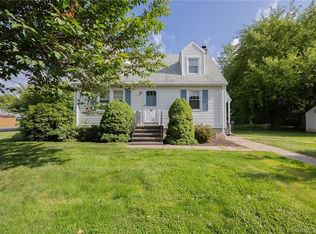 90 Harding Ave, Newington, CT 06111