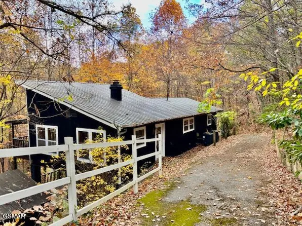 1137 Tanrac Trl, Gatlinburg, TN 37738