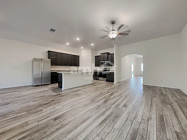 1162 Treeta Trl — Photo 6