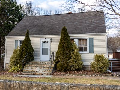 126 Red Oak Rd, Bridgeport, CT, 06606
